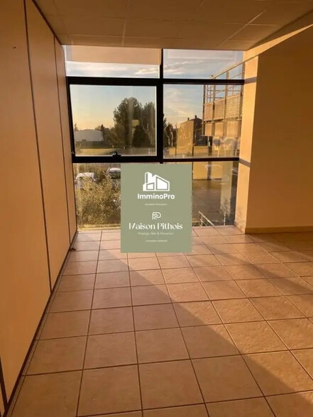 Bureau dans Ollioules à louer - Photo intérieure - Image 2 de 6