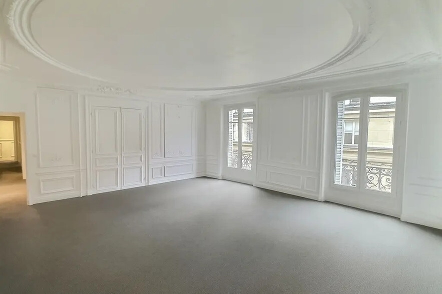 Bureau dans Paris à louer - Photo du bâtiment - Image 2 de 11