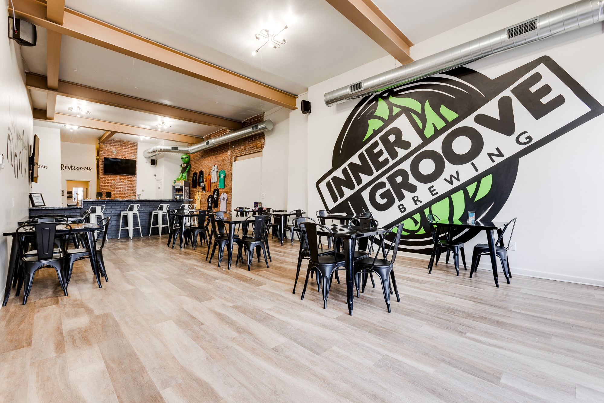 827 E Warrington Ave, Pittsburgh, PA à louer Photo intérieure- Image 1 de 31