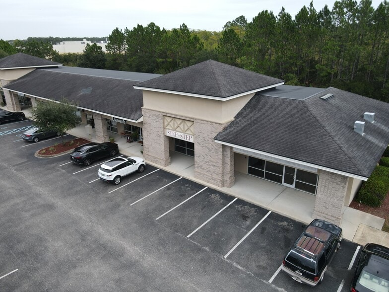 95742-95766 Amelia Concourse, Fernandina Beach, FL for lease - Building Photo - Image 2 of 13