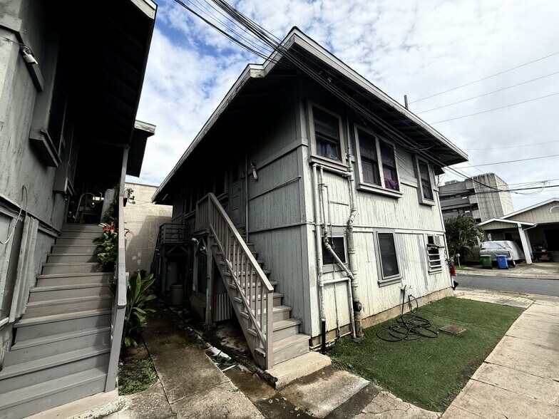 946 Winant St, Honolulu, HI à vendre - Photo du bâtiment - Image 3 de 28