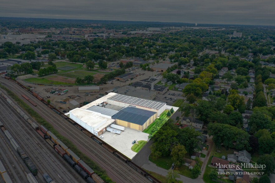 1132 Lincoln St, Green Bay, WI à vendre - Photo du bâtiment - Image 2 de 8