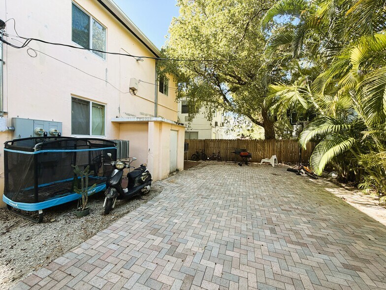 851 80th St, Miami Beach, FL à vendre - Photo du bâtiment - Image 3 de 24