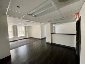 233 A St, San Diego, CA à vendre Photo intérieure- Image 2 de 5