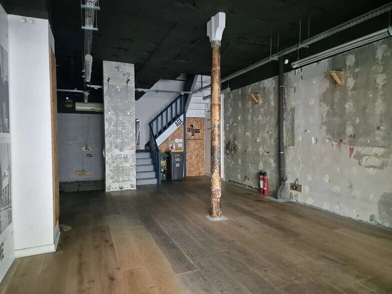 Retail in Paris for lease - Interior Photo - Image 3 of 5