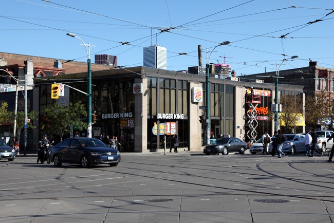 Plus de détails pour 267 College St, Toronto, ON - Bureau/Commerce de détail à louer