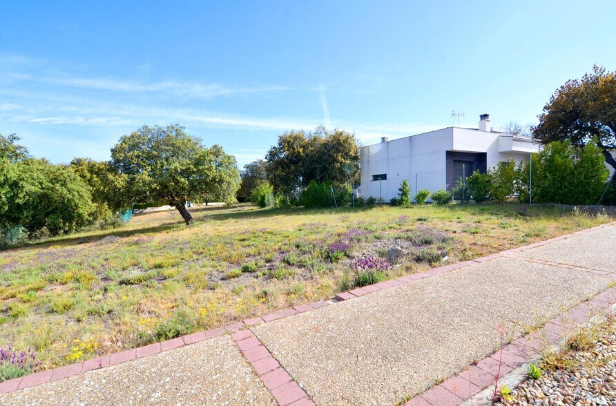 Calle Manuel Herrera, 37, Carrascal de Barregas, Salamanca for sale - Building Photo - Image 1 of 12