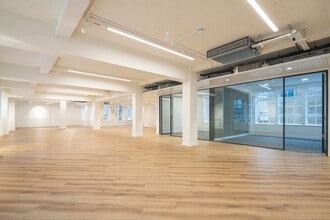 27-32 Old Jewry, Londres à louer Photo intérieure- Image 1 de 3