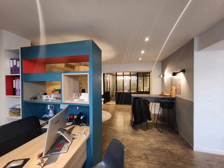 Retail in Montpellier for lease - Interior Photo - Image 2 of 10