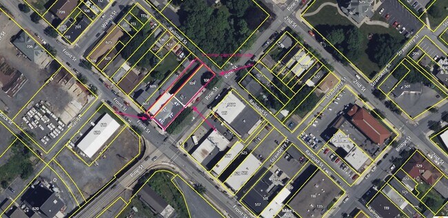 Plus de détails pour 102 Pine St, Catasauqua, PA - Commerce de détail à vendre