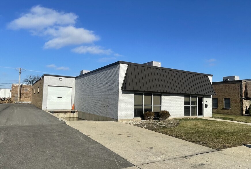 1500 Jarvis Ave, Elk Grove Village, IL à louer - Photo du bâtiment - Image 3 de 5