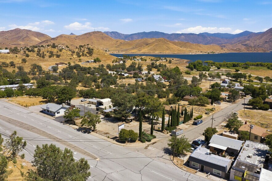 1 Lakeview Dr, Wofford Heights, CA à vendre - Photo du bâtiment - Image 2 de 35