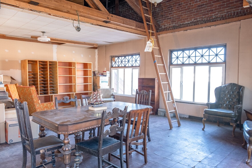 517 N Main St, Milton-Freewater, OR à vendre - Photo intérieure - Image 3 de 3