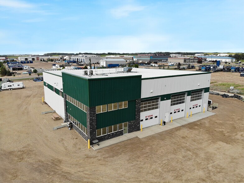 41 Queensgate Cres, Red Deer, AB à vendre - Photo du bâtiment - Image 1 de 1