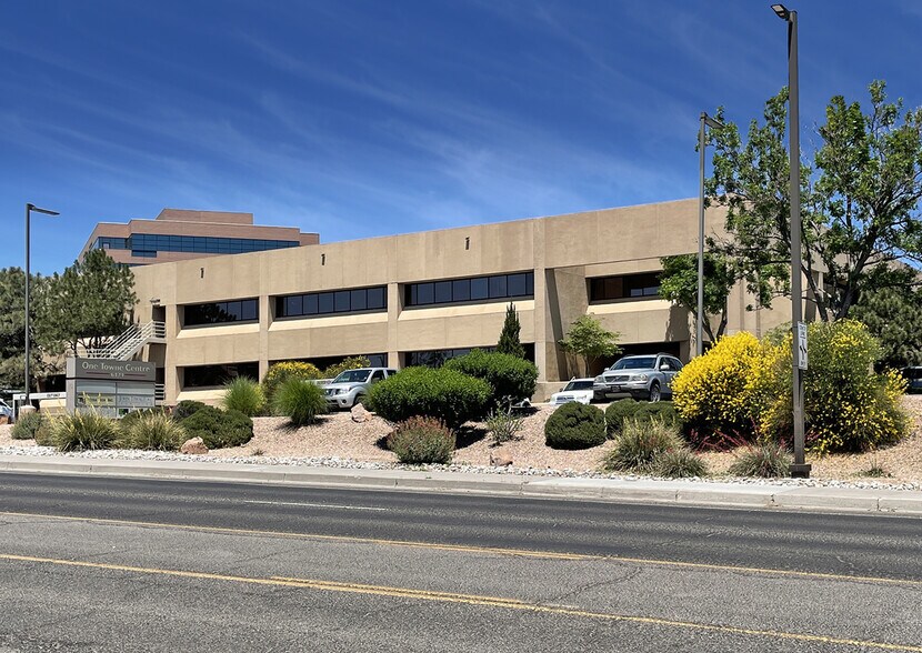 6121 Indian School Rd NE, Albuquerque, NM à louer - Photo du bâtiment - Image 1 de 13