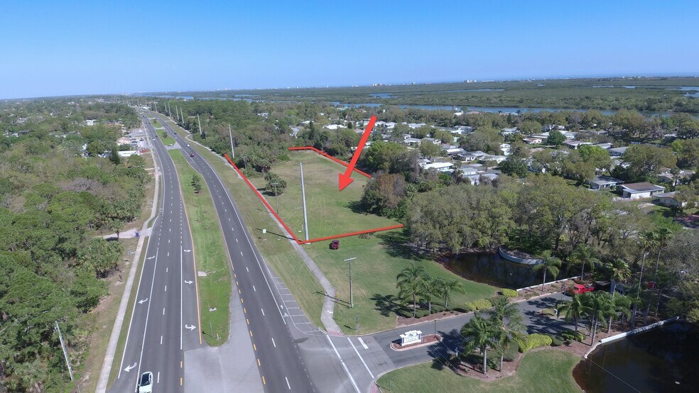 2751 S Ridgewood Ave, Edgewater, FL à vendre - Photo du bâtiment - Image 1 de 7