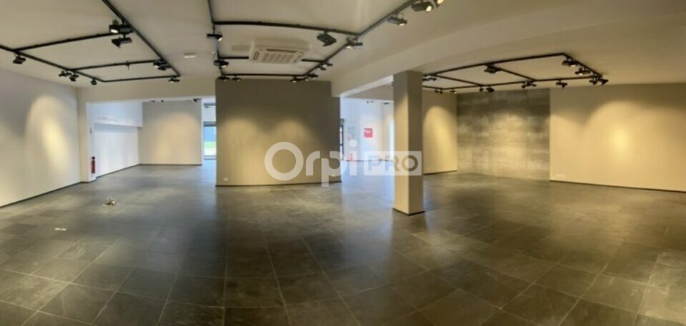 Retail in Quetigny for lease - Interior Photo - Image 2 of 6