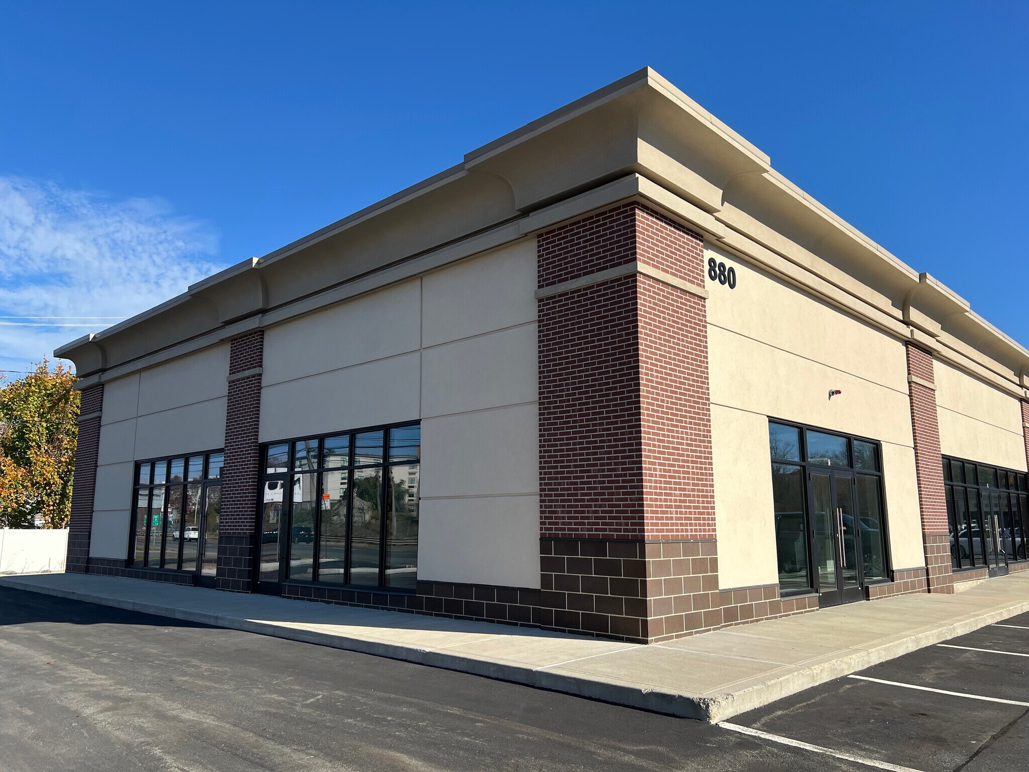 880-910 Broadway, Saugus, MA 01906, USA Broadway, Saugus, MA à louer Photo du bâtiment- Image 1 de 27