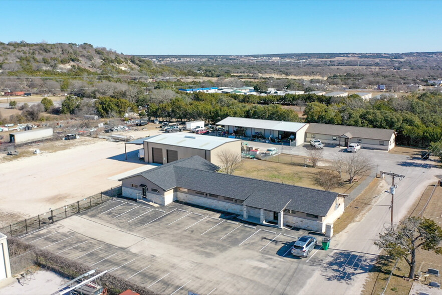 320 Southland Dr, Burnet, TX à vendre - Photo principale - Image 1 de 35