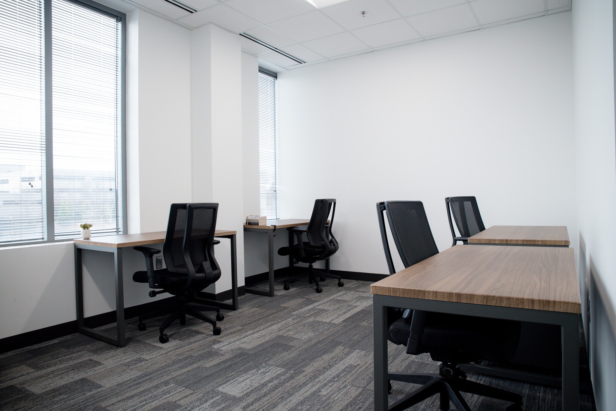 5825 University Research Ct, College Park, MD à louer Photo intérieure- Image 1 de 1