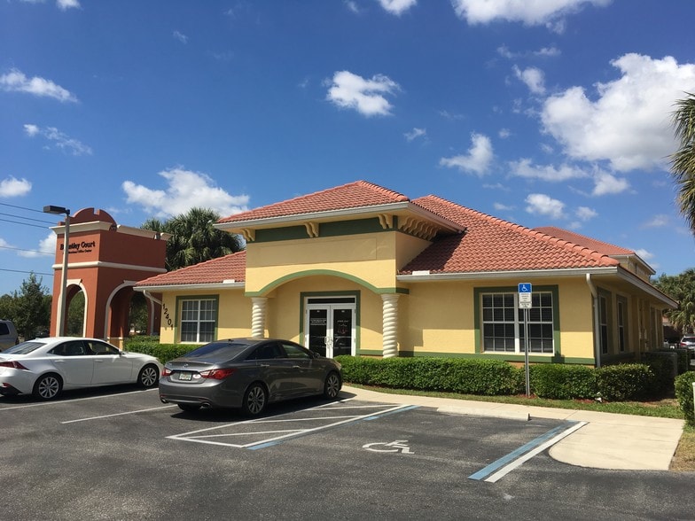 12401 Brantley Commons Ct, Fort Myers, FL for lease - Building Photo - Image 1 of 11
