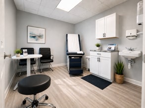 900 NW 13th St, Boca Raton, FL for lease Interior Photo- Image 2 of 3