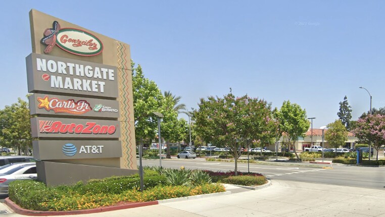 16229-16289 Paramount Blvd, Paramount, CA à louer - Photo du bâtiment - Image 3 de 4