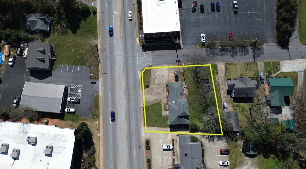 2403 N Main St, Anderson, SC à vendre - Photo du bâtiment - Image 2 de 3