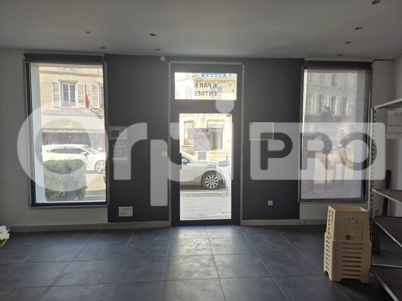 Retail in Soissons for lease - Interior Photo - Image 1 of 4