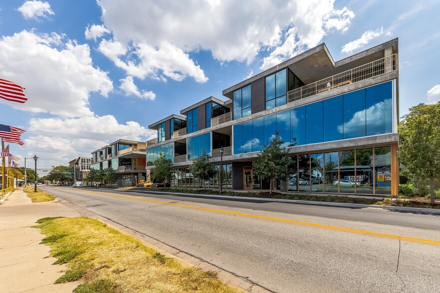1515 E Cesar Chavez St, Austin, TX for lease - Building Photo - Image 2 of 52