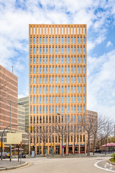 Avinguda del Carrilet, L'Hospitalet de Llobregat, Barcelona à louer - Photo principale - Image 1 de 3