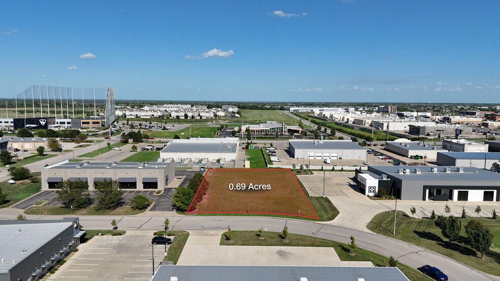 2800 N Regency Park, Wichita, KS for sale - Building Photo - Image 1 of 6