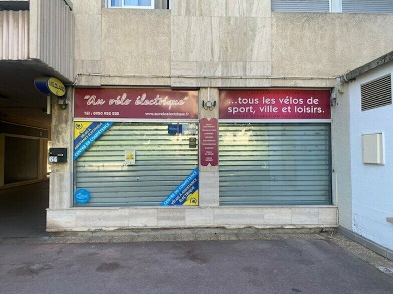 Retail in Marseille for lease - Building Photo - Image 1 of 11