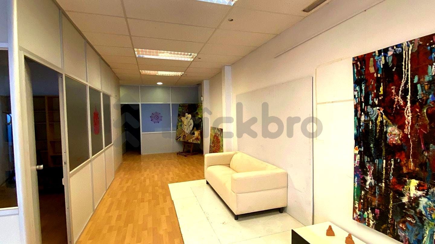 L'Hospitalet de Llobregat, BAR 08902 - Unit 4 - - Interior Photo - Image 2 of 20