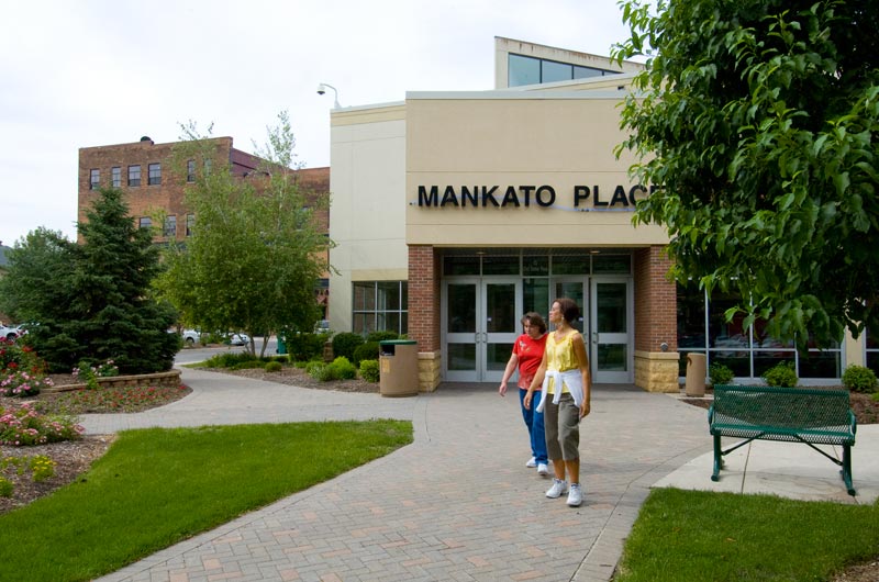 12 Civic Center Plz, Mankato, MN à louer Photo du bâtiment- Image 1 de 45