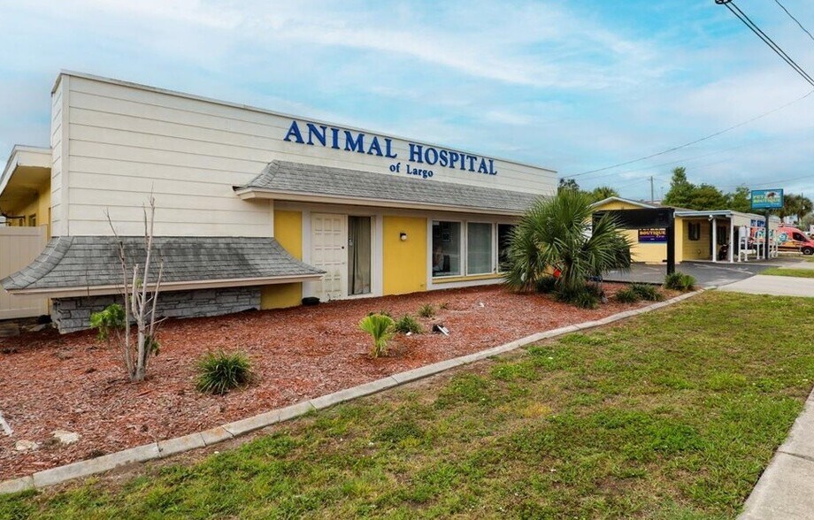 13902 Walsingham Rd, Largo, FL for sale - Primary Photo - Image 1 of 2