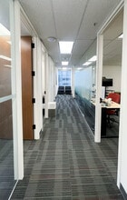 144 4th Ave SW, Calgary, AB à louer Photo intérieure- Image 2 de 8