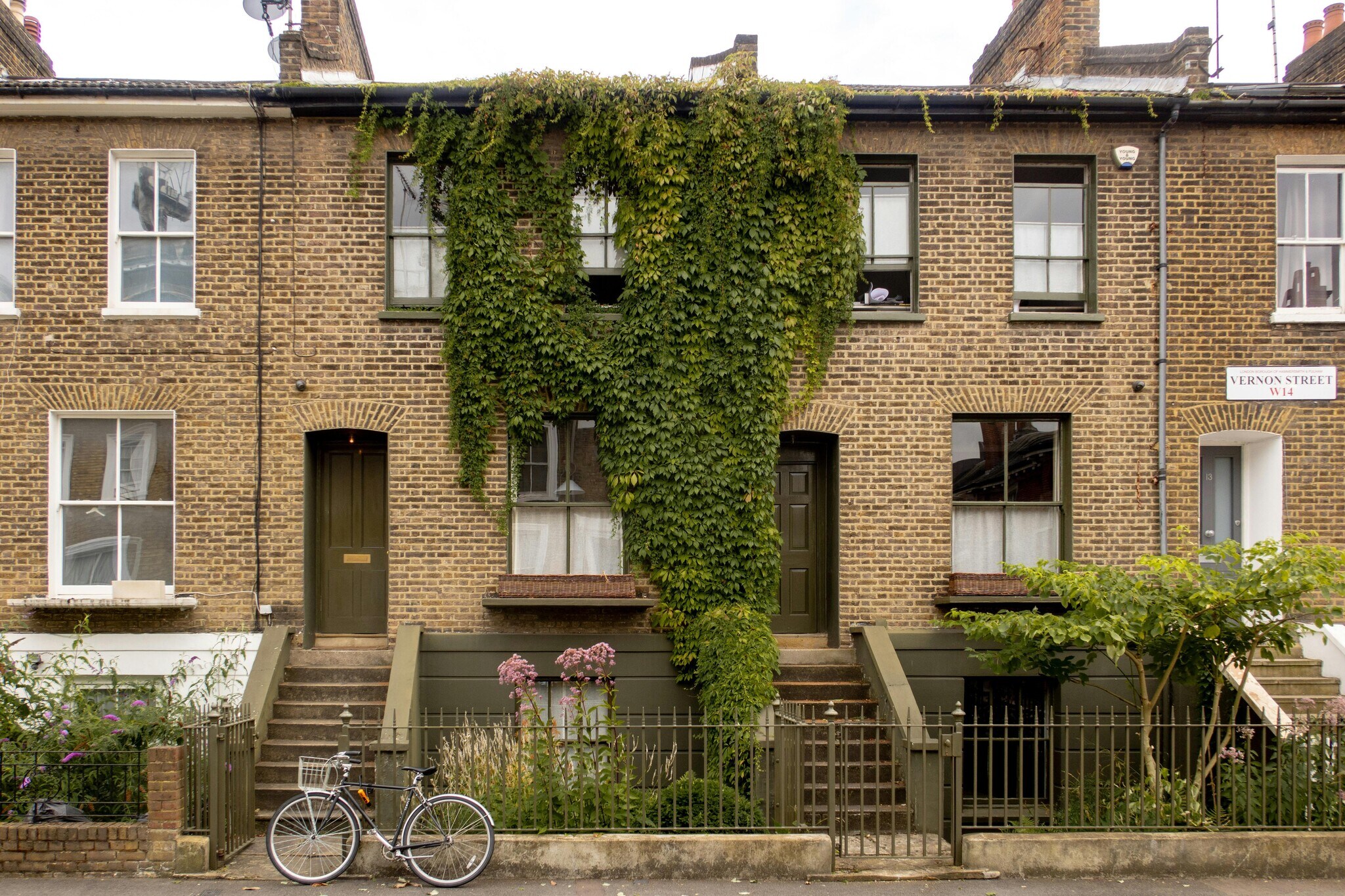 14 Vernon St, Londres à louer Photo du bâtiment- Image 1 de 9