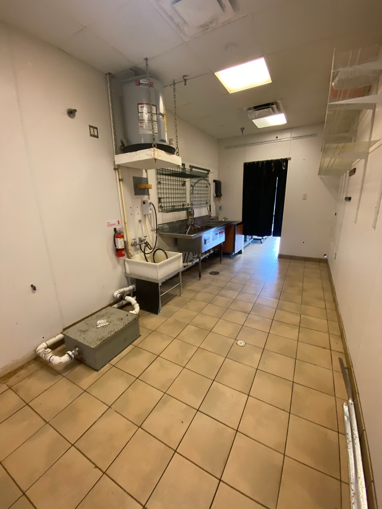 2845 N Military Trl, West Palm Beach, FL for lease Interior Photo- Image 1 of 4