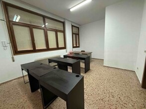Office/Retail in Cuenca, Cuenca for lease Interior Photo- Image 2 of 7