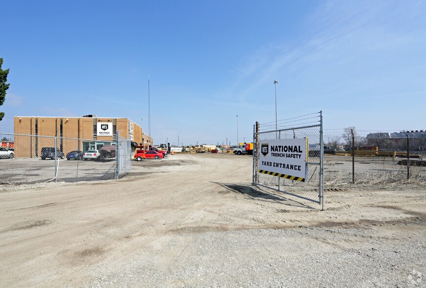 249 W Lake St, Elmhurst, IL à vendre - Photo du bâtiment - Image 3 de 5