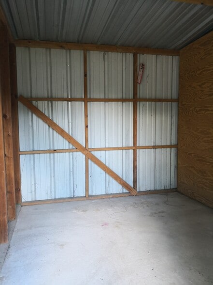 722 Plum Grove Rd, Cleveland, TX for lease - Building Photo - Image 2 of 9