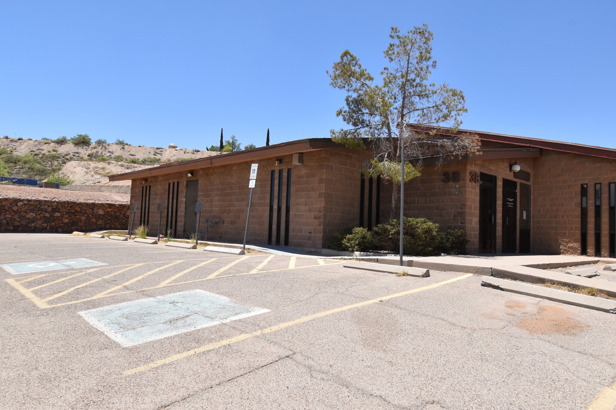 1201 E Schuster Ave, El Paso, TX à vendre Photo du bâtiment- Image 1 de 1