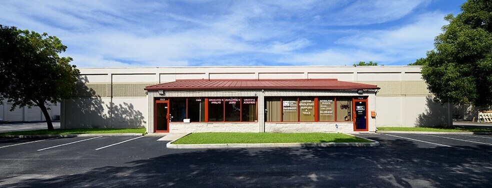 1927-1933 W Copans Rd, Pompano Beach, FL à louer - Photo du bâtiment - Image 3 de 6