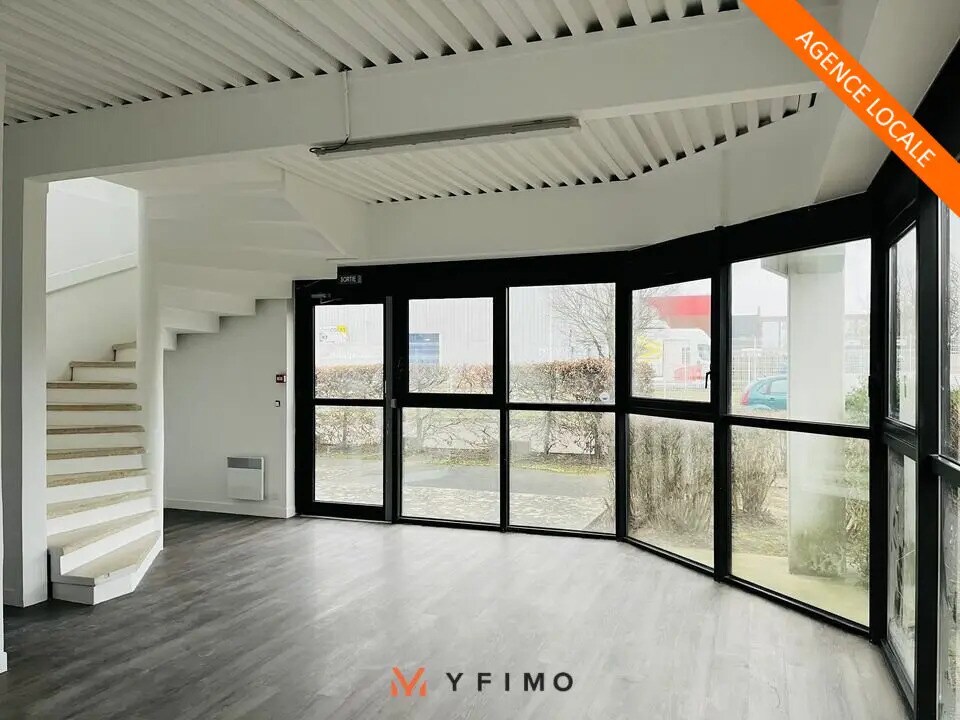 Flex in Coignières for lease Interior Photo- Image 1 of 5