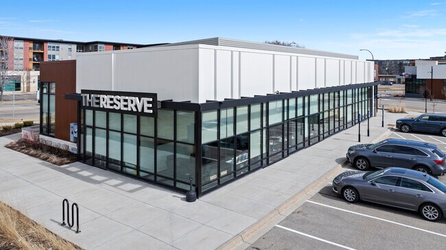 Plus de détails pour Pentagon Village – Commerce de détail à vendre, Edina, MN