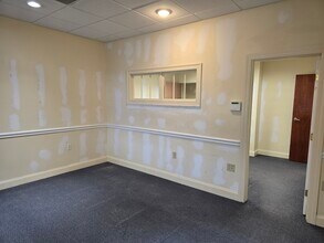 375-385 College St, Amherst, MA for lease Interior Photo- Image 2 of 2
