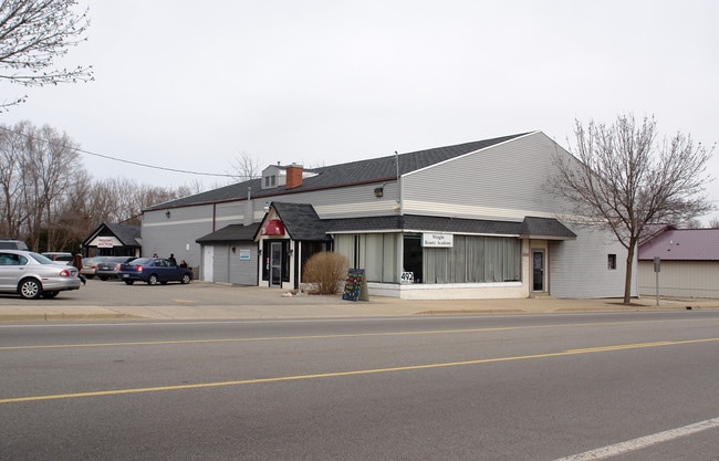 More details for 492 Capital Ave SW, Battle Creek, MI - Retail for Sale