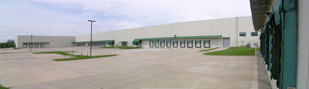 1957 Route DD, Moberly, MO à louer - Photo du bâtiment - Image 3 de 8