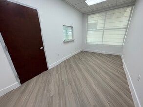1930 Harrison St, Hollywood, FL for lease Interior Photo- Image 2 of 10